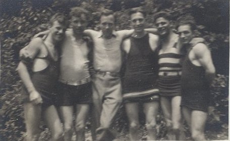 erwin_reu_with_friends_in_bathing_suits