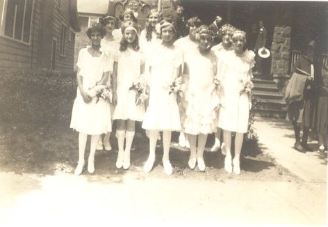 young girls bridal party