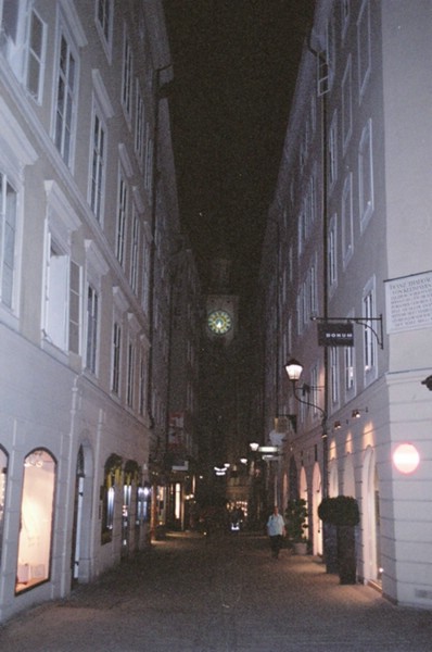 121-salzburg_street_night.jpg