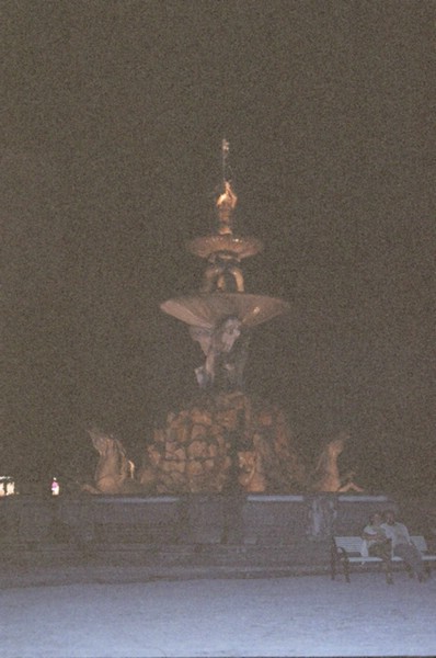 125-salzburg_fountain-night.jpg